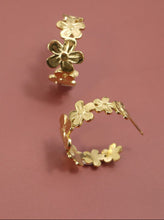 Load image into Gallery viewer, Gold Daisy Hoops